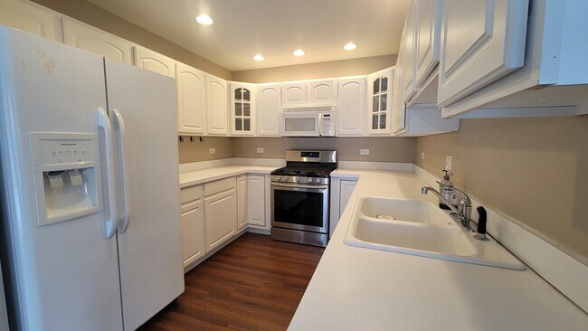 Building Photo - 10530 Wakefield Ln