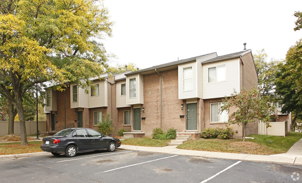 Primary Photo - McCoy Townhouses
