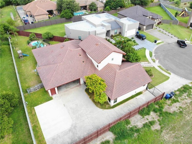 Building Photo - 4713 Quince Ave
