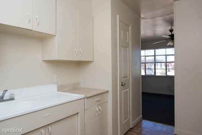 Building Photo - 1 br, 1 bath House - 4063 Redbud Cir