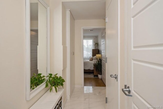 Foto del edificio - 1251 E 19th St