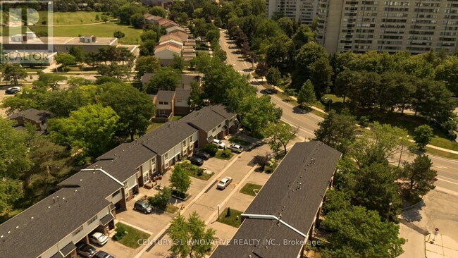 Photo du bâtiment - 2451 Bridletowne Cir