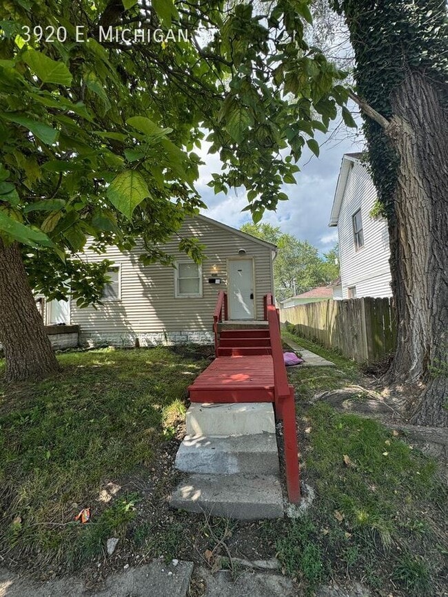Photo - 3920 E Michigan St House