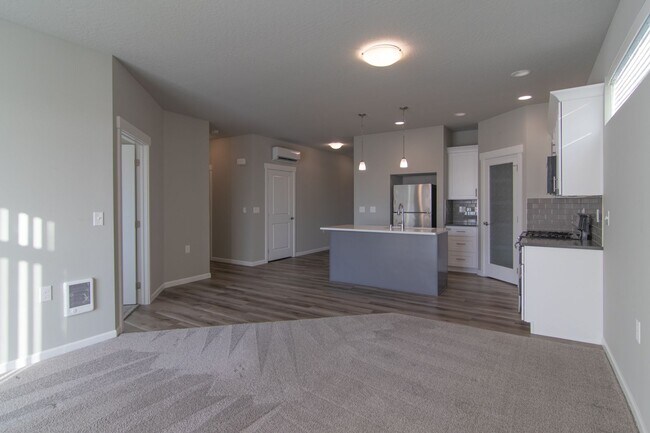 Foto del edificio - 3 Bed 2 Bath Single level home in Gated pr...