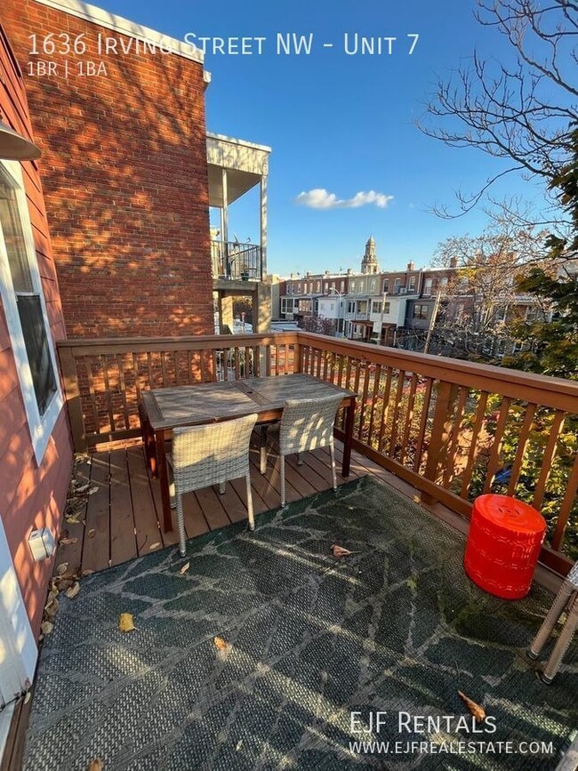 Foto del edificio - Top Floor Mount Pleasant One Bedroom W/Pri...