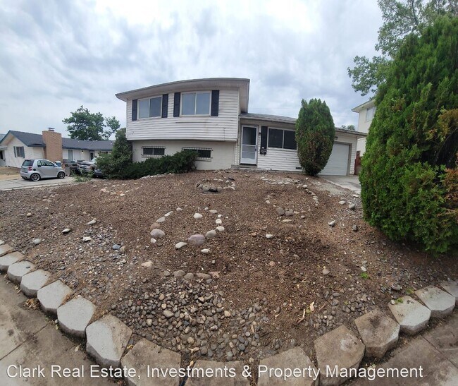 Foto del edificio - 3 br, 3 bath House - 3265 HEIGHTS DR