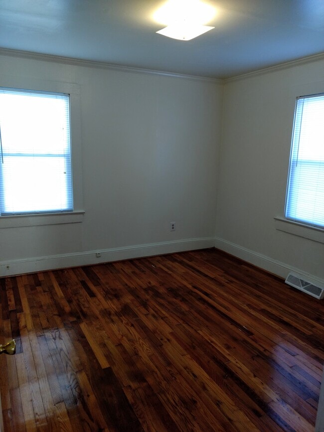 bedroom - 707 Monroe St