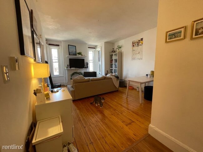 Building Photo - 301 Marlborough St