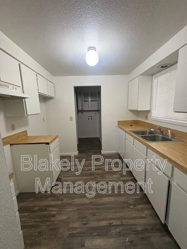 Building Photo - 3047 N Linda Vista Ln