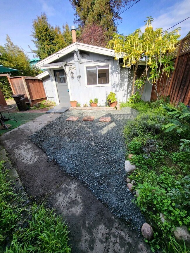 Foto del edificio - Open house Sunday 1/21 2-3 pm Upgraded pri...