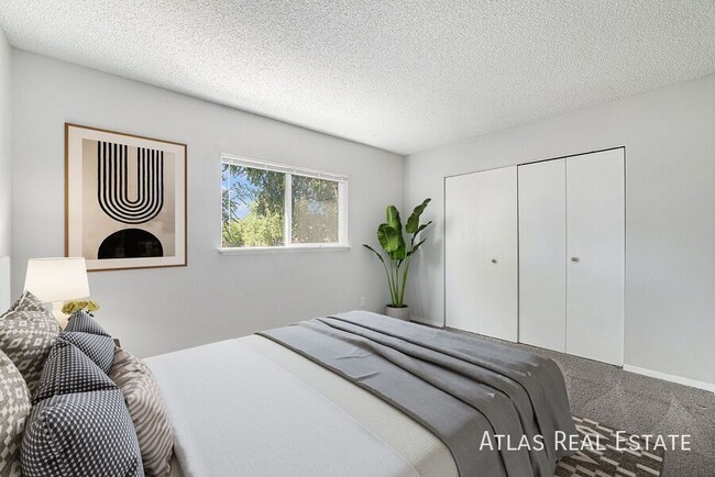 Building Photo - Spacious 3-Bedroom, 2-Bathroom Duplex with...