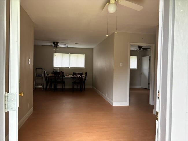 Building Photo - 2529 Hampton Ln