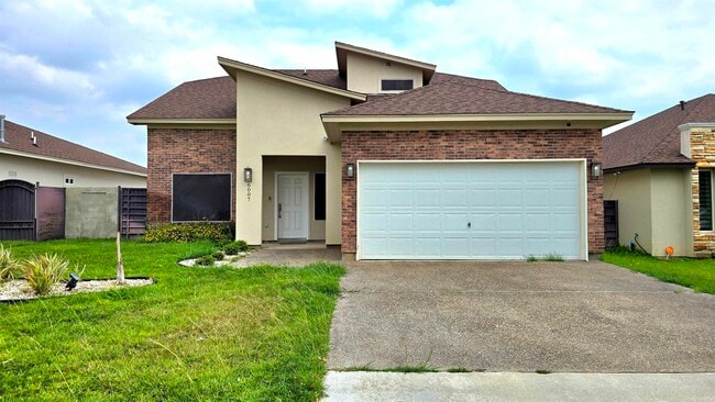 Building Photo - 6007 Vero Dr