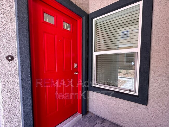 Building Photo - 479 Cove Ct