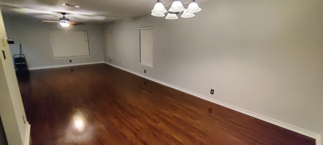 Foto del edificio - 9407 Moonlit Glade Rd