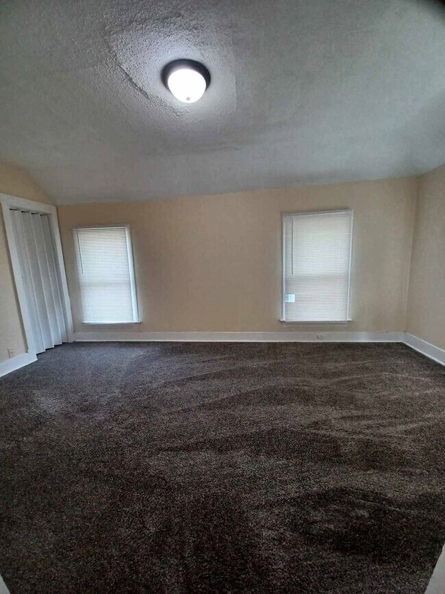 Foto del edificio - 2 Bedroom House for Rent - North of Swedish American Hospital