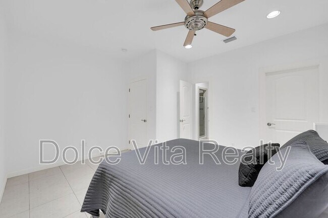 Foto del edificio - 612 E Thornhill Ave