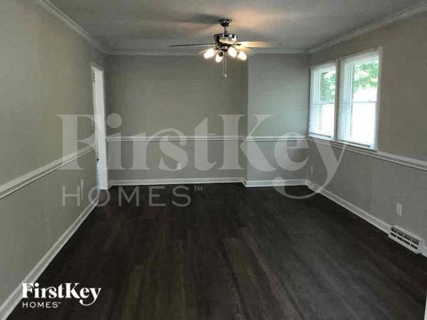 Foto del edificio - 940 Ridgeway Dr