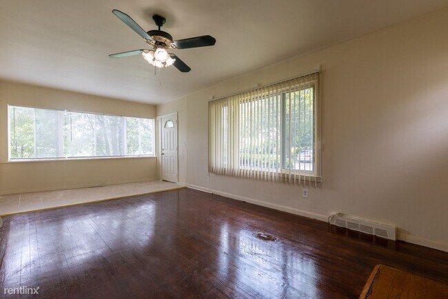 Building Photo - 2 br, 1 bath House - 100 Marion Ave 100 Ma...