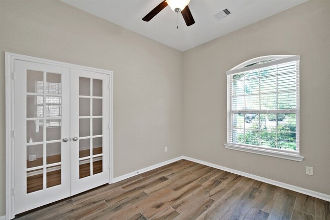 Building Photo - 187 Buckeye Dr