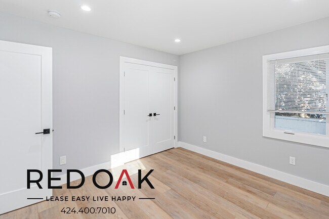 Foto del edificio - Gorgeous Two Bedroom with High Ceilings, R...