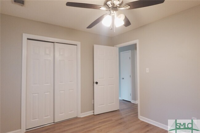 Building Photo - 906 Brighton Way