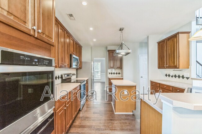 Foto del edificio - 6102 Greengate Ln