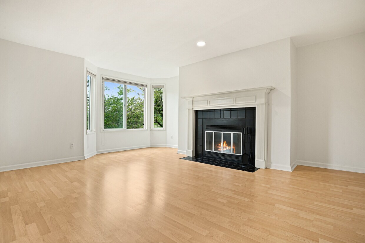 Primary Photo - 1300 W Boston St