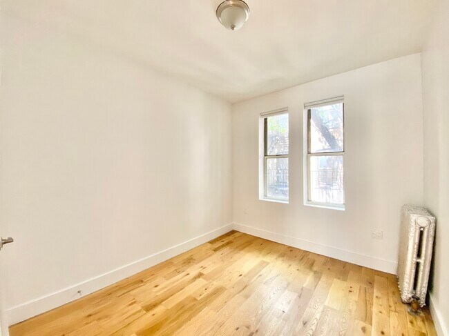 Building Photo - 507 W 170th St