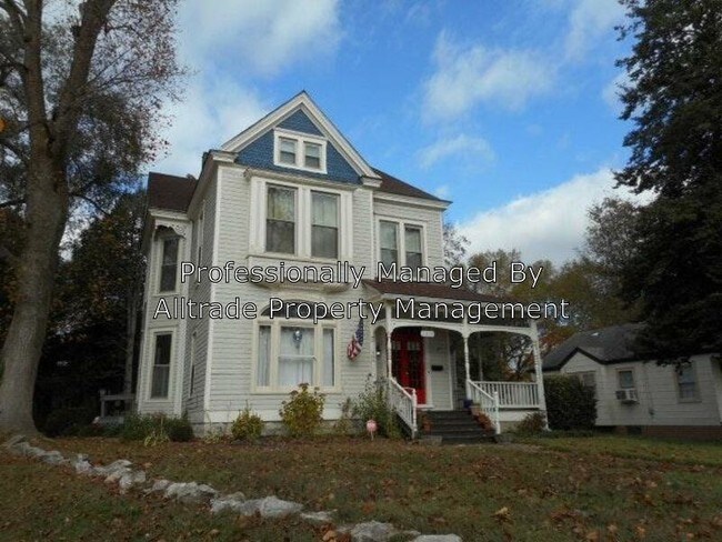 Building Photo - 2333 Sycamore Ave