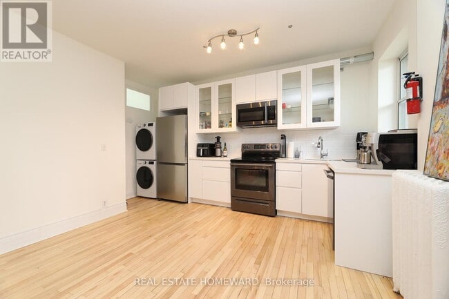 Building Photo - 1378 Queen St E