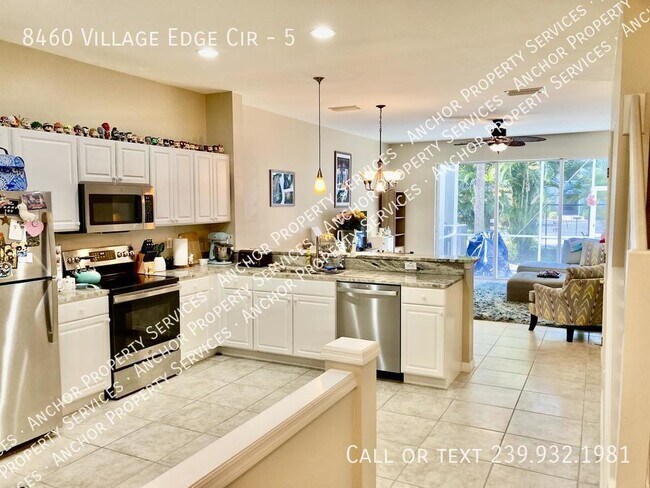Foto del edificio - 8460 Village Edge Cir