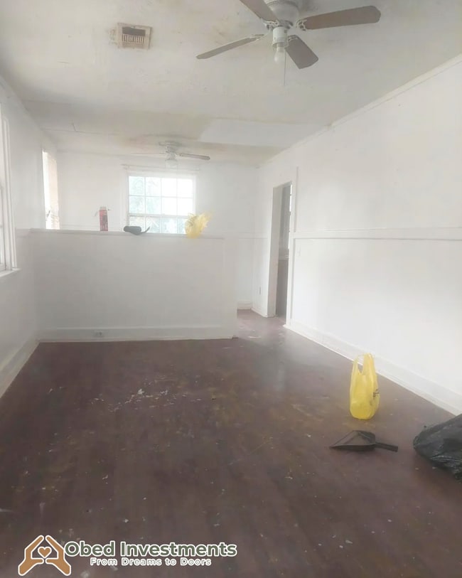 Building Photo - 837 Newberg Ave