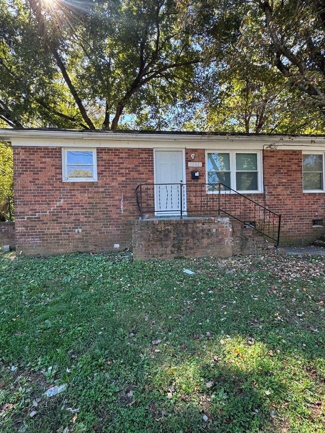 2 bed 1 bath dupex - 2 bed 1 bath dupex House