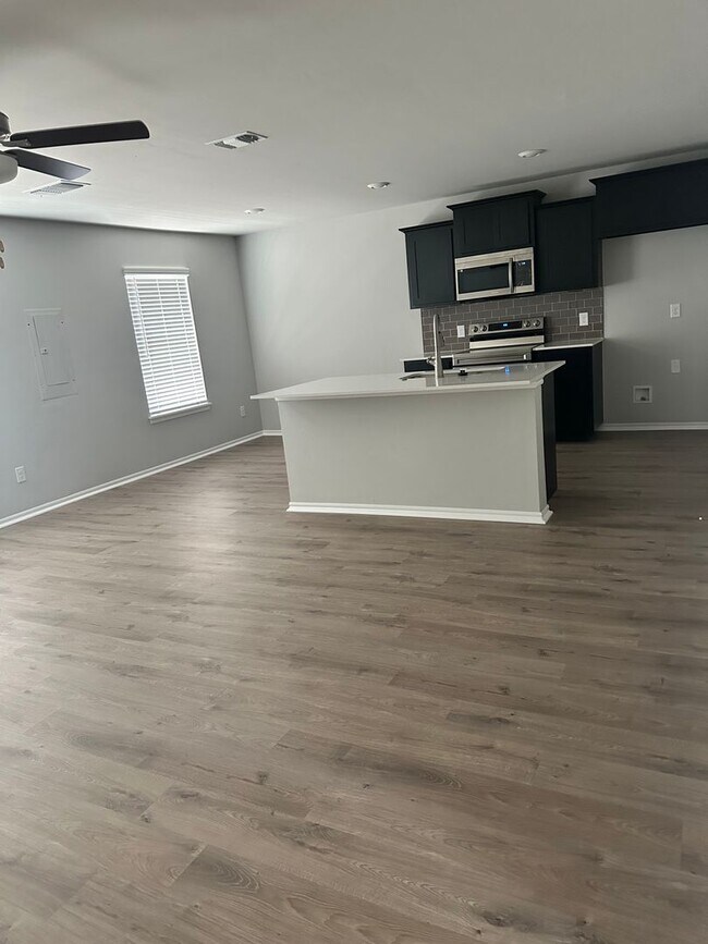 Building Photo - FIRST MONTH FREE!
