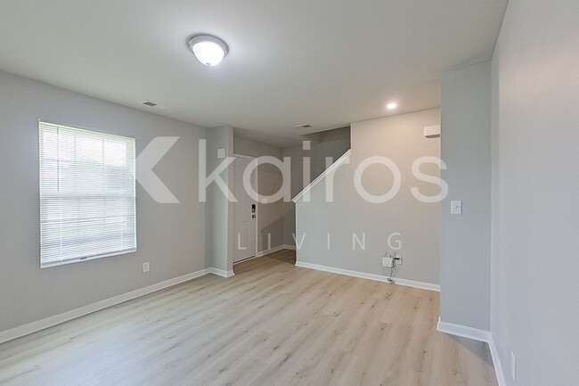 Building Photo - 454 Kildare Wy