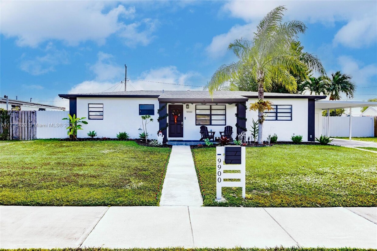 Foto principal - 9900 Dominican Dr