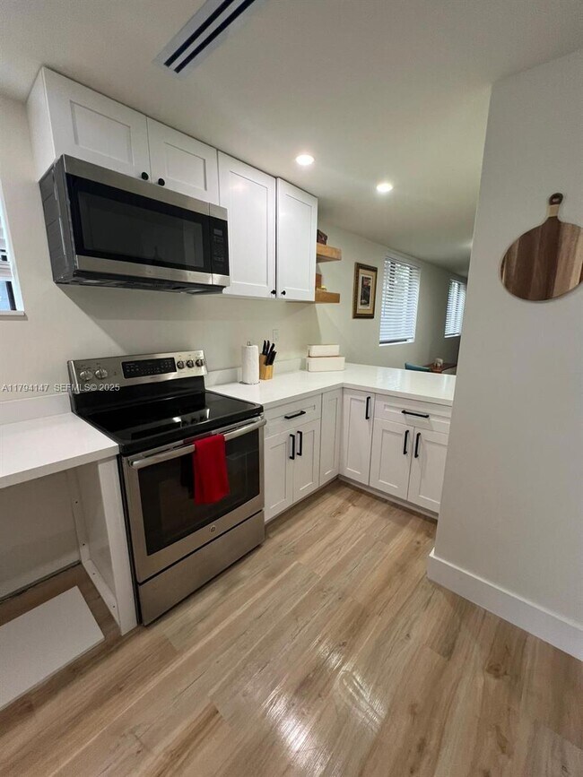 Foto del edificio - 1244 NW 32nd St