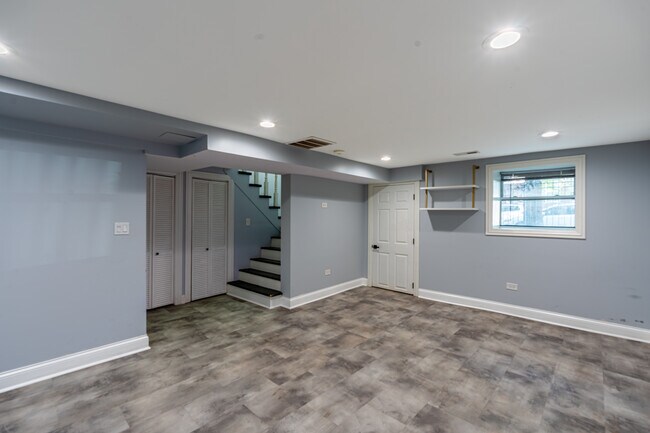 Foto del edificio - 4426 N Bernard St