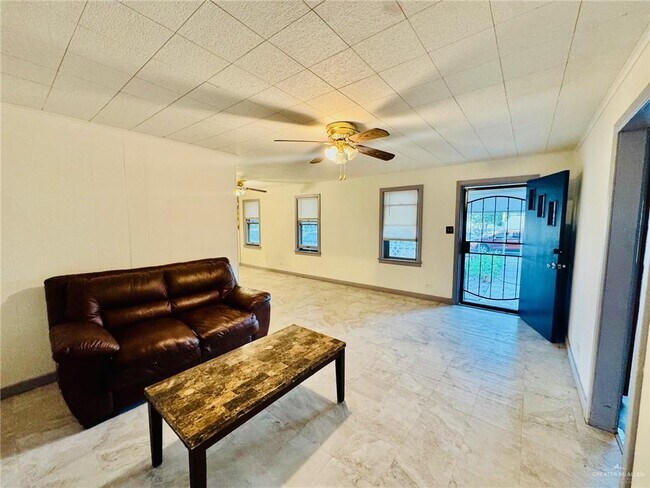 Foto del edificio - 1601 Redwood Ave