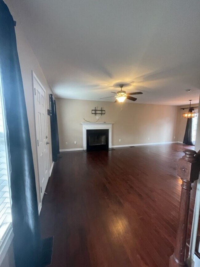 Foto del edificio - 4903 Falling Star Ln
