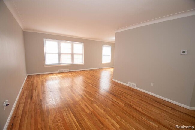 Building Photo - 21519 Kingsville St