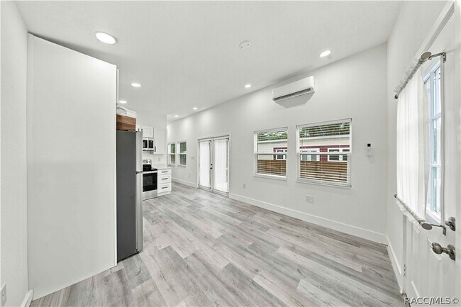 Building Photo - 9306 E Sycamore Pl