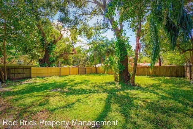 Building Photo - 3 br, 1 bath House - 1725 NE Lambright Street