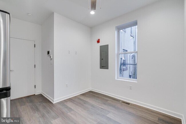 Building Photo - 4216 Westminster Ave