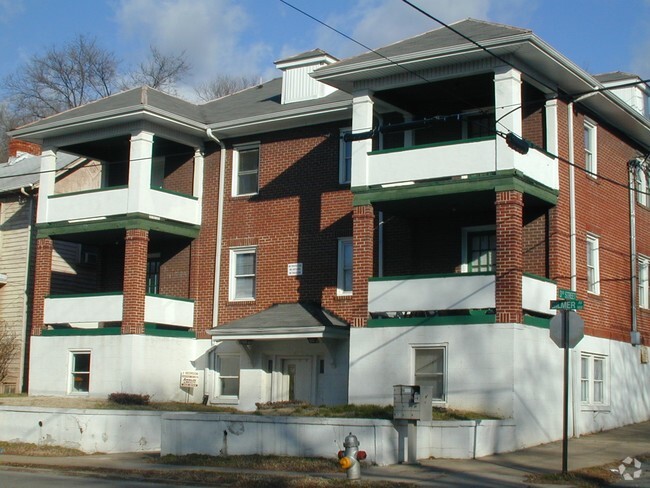 Building Photo - 301 Gilmer Ave