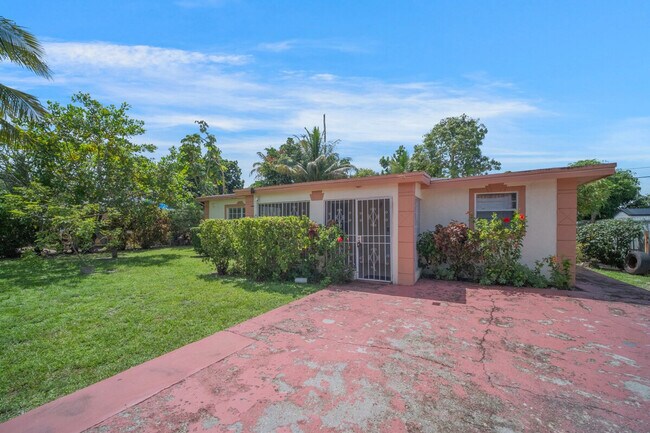 Building Photo - 1030 NW 144th St