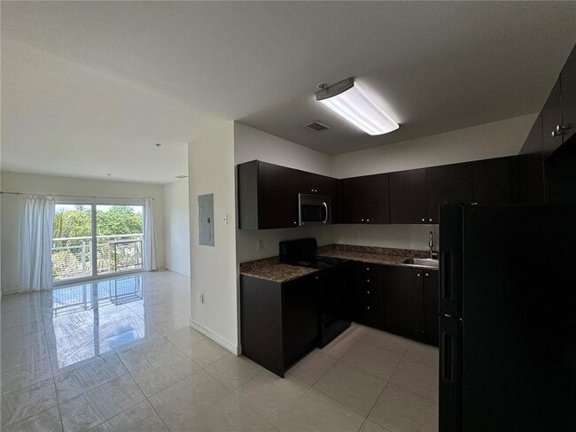 Foto del edificio - 529 NE 62nd St