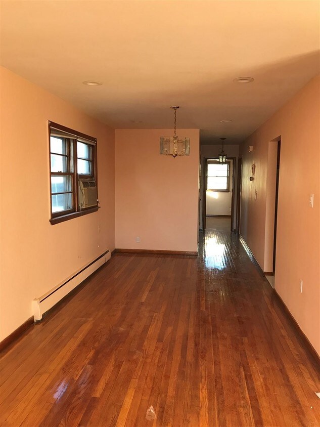 Primary Photo - 216 Hopkins Ave