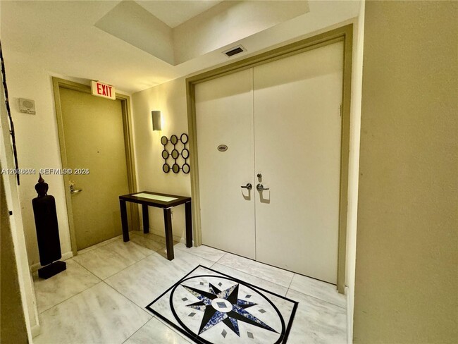 Foto del edificio - 18101 Collins Ave